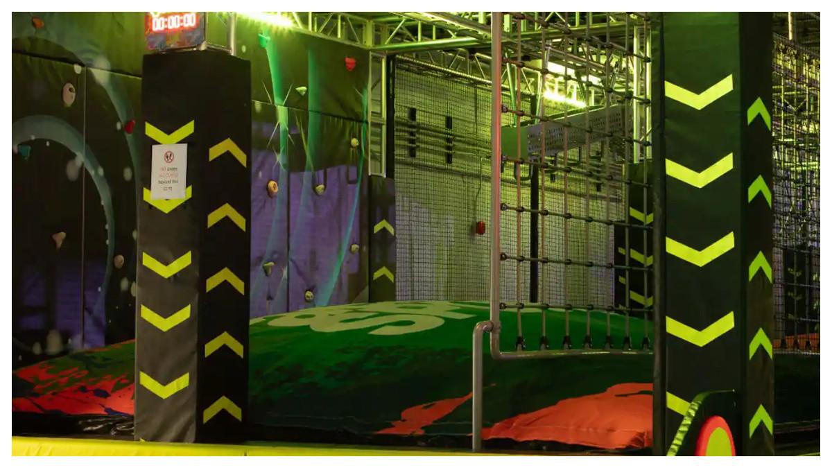 Lokasi Aerosports Trampoline Park di Scarborough, Ontario.