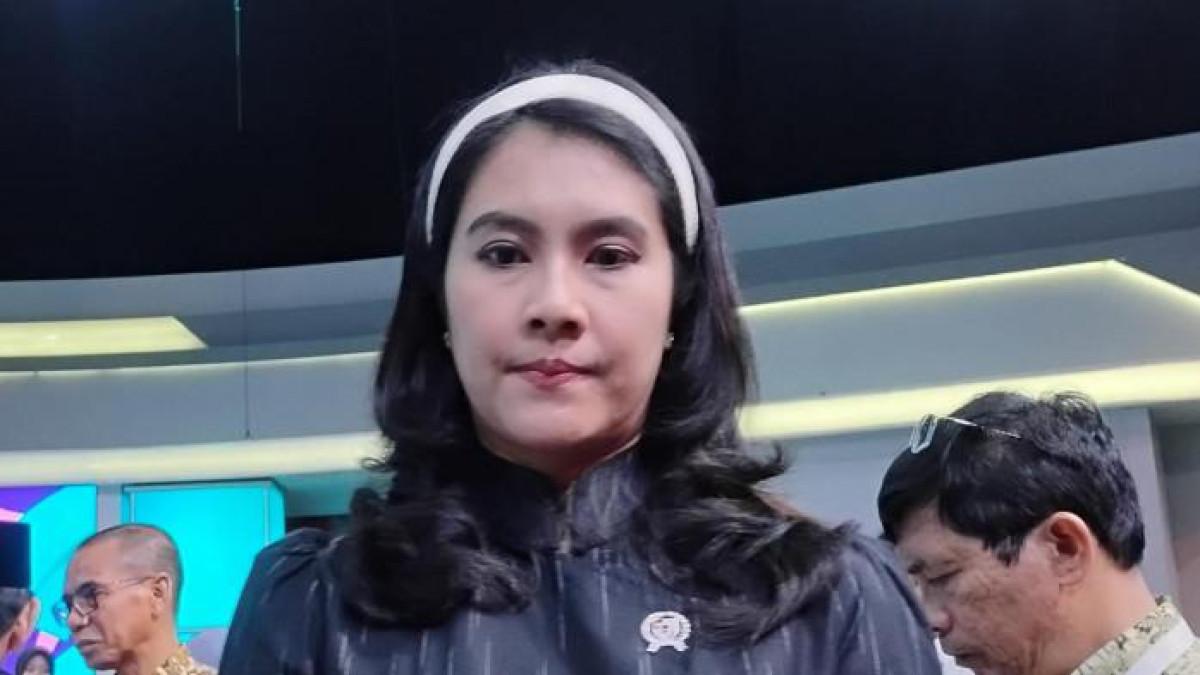 ISYANA - Wakil Ketua Umum DPP PSI Isyana Bagoes Oka saat ditemui Tribunnews di Menara Kompas, Jakarta, Rabu (15/10/2025). Isyana menyatakan Jokowi merupakan inspirasi bagi PSI.