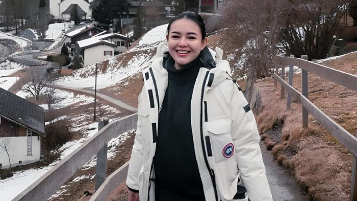 KEHAMILAN ARTIS - Amanda Manopo mengaku mengalami insecure di kehamilan anak pertama.