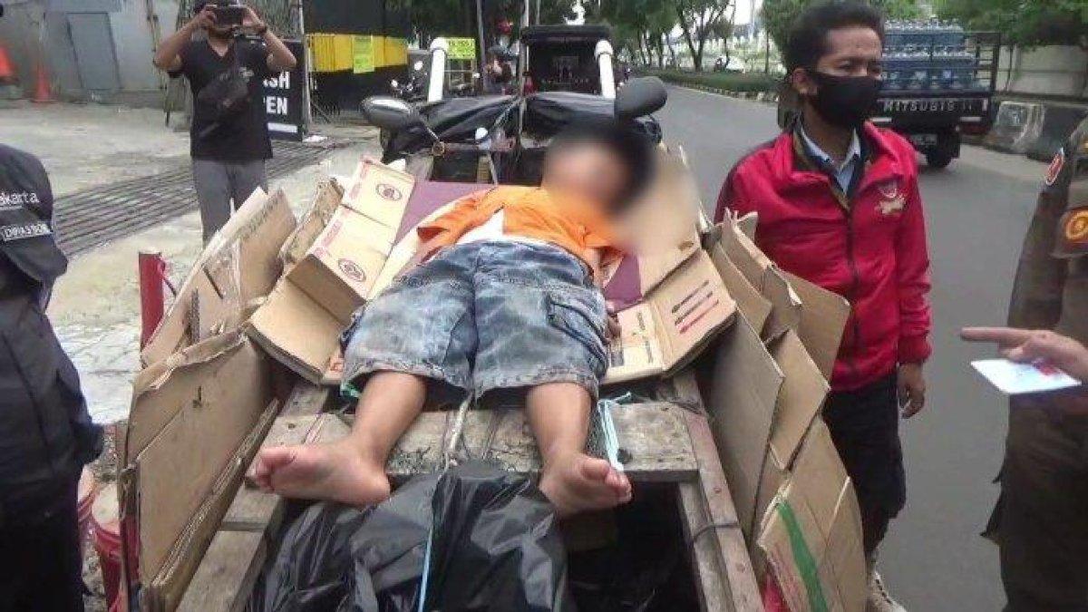 ‘Dia Minta Ikut’ Kakek Terciduk Mulung Bawa Balita, Ternyata Anak Tertangga, Tidur Bareng Rongsokan