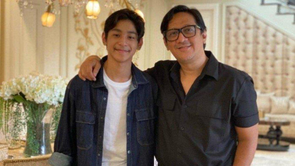 Andre Taulany bersama Kenzy Taulany, anak keduanya.