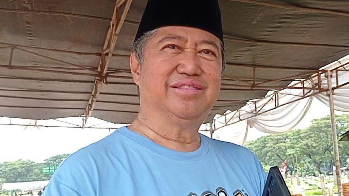 KABAR ARTIS - Harry Kiss ditemui di TPU Tanah Kusir, Jakarta Selatan, Senin (6/4/2026).