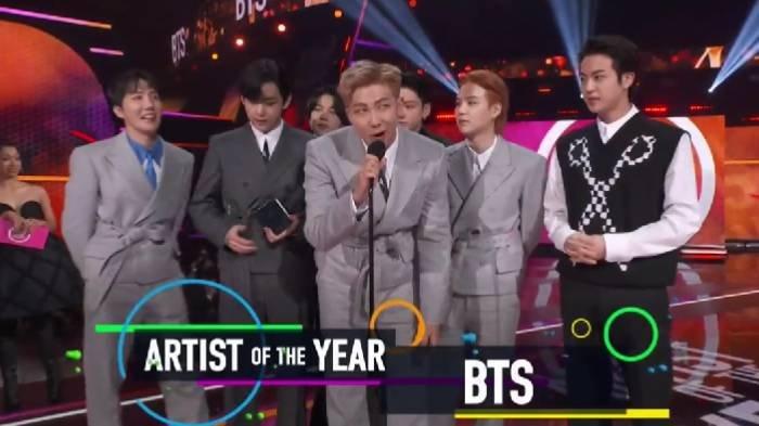 BTS menangkan Artist of The Year di American Music Awards 2021