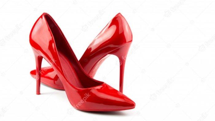 Pria Tersandung Sepatu Istrinya yang Ditaruh Sembarangan, Sampai Patah Tulang & Bayar 1 M untuk Ini