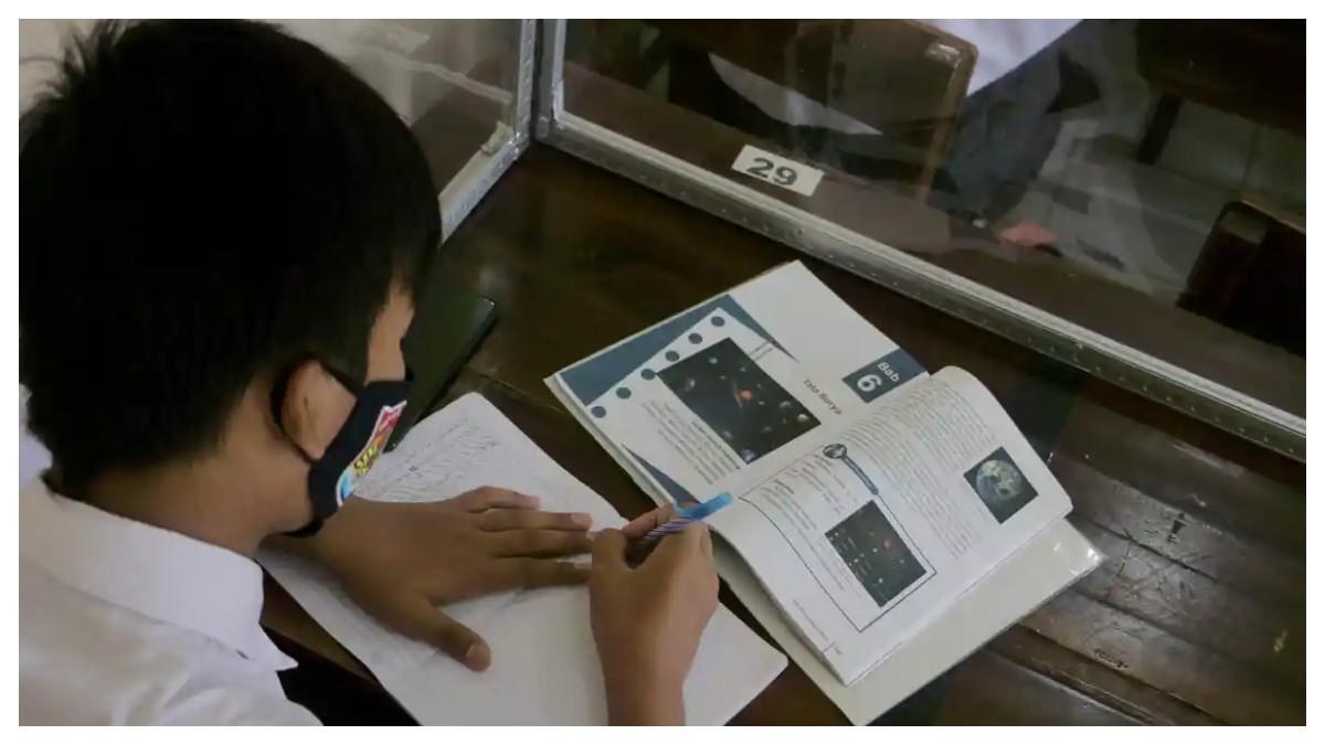 Ilustrasi belajar - Soal dan kunci jawaban Bahasa Indonesia Kurikulum Merdeka Kelas 8 Halaman 89 yang berkaitan tentang fakta dan opini