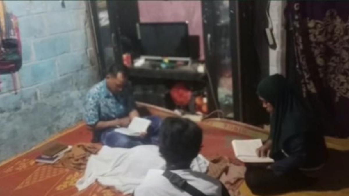 BOCAH TEWAS DISENGAT TAWON - Keluarga bocah 6 tahun korban sengatan tawon hingga tewas di Kabupaten Bekasi.