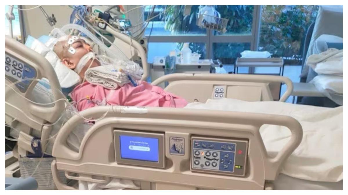 Chia setelah menjalani operasi otak darurat menyusul stroke yang dialaminya.
