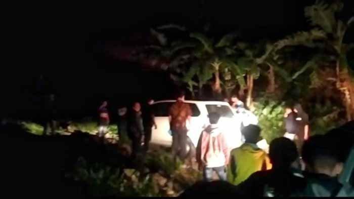 MALAM Jumat Pulang ke Surabaya Lewat Jalan Tol, Suryadi Tersesat, Keluar Mobil Syok: Kok di Hutan?