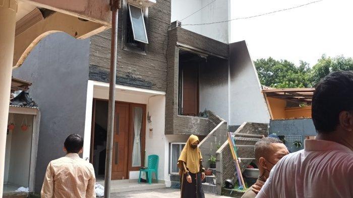 LINDUNGI Istri & Anak saat Rumah Terbakar, Nasib Pria Ini Pilu Tak Tertolong, Tangis Keluarga Pecah