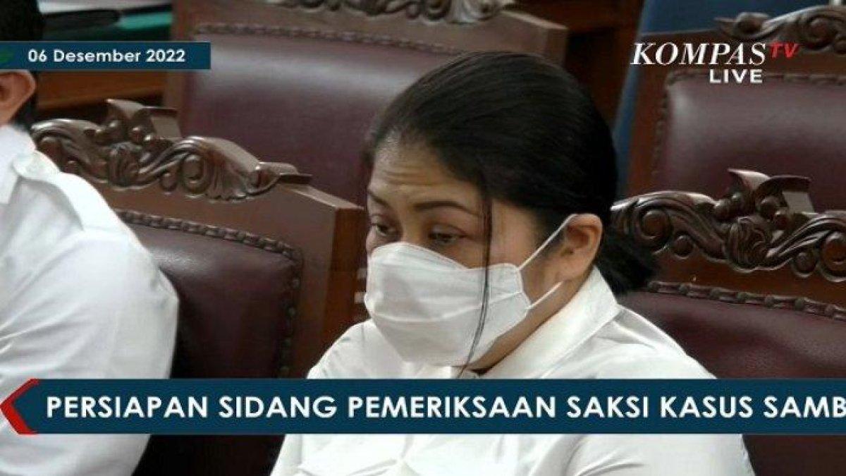 TAK Secetar Biasanya, Gaya Putri Candrawathi saat Sidang Berbeda Drastis, Istri Sambo Sayu & Murung