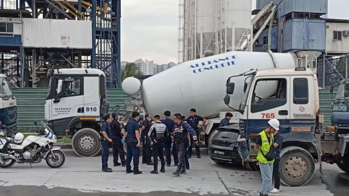Setelah melakukan penyelidikan selama empat jam, polisi menyita sebuah alat penguap elektrik dan pelanggaran terkait telah dirujuk ke HSA untuk penyelidikan lebih lanjut.