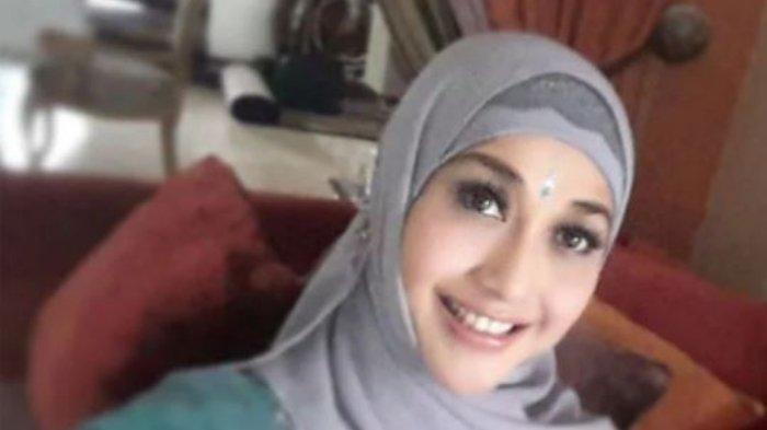 Ruang tengah rumah Paramitha Rusady.