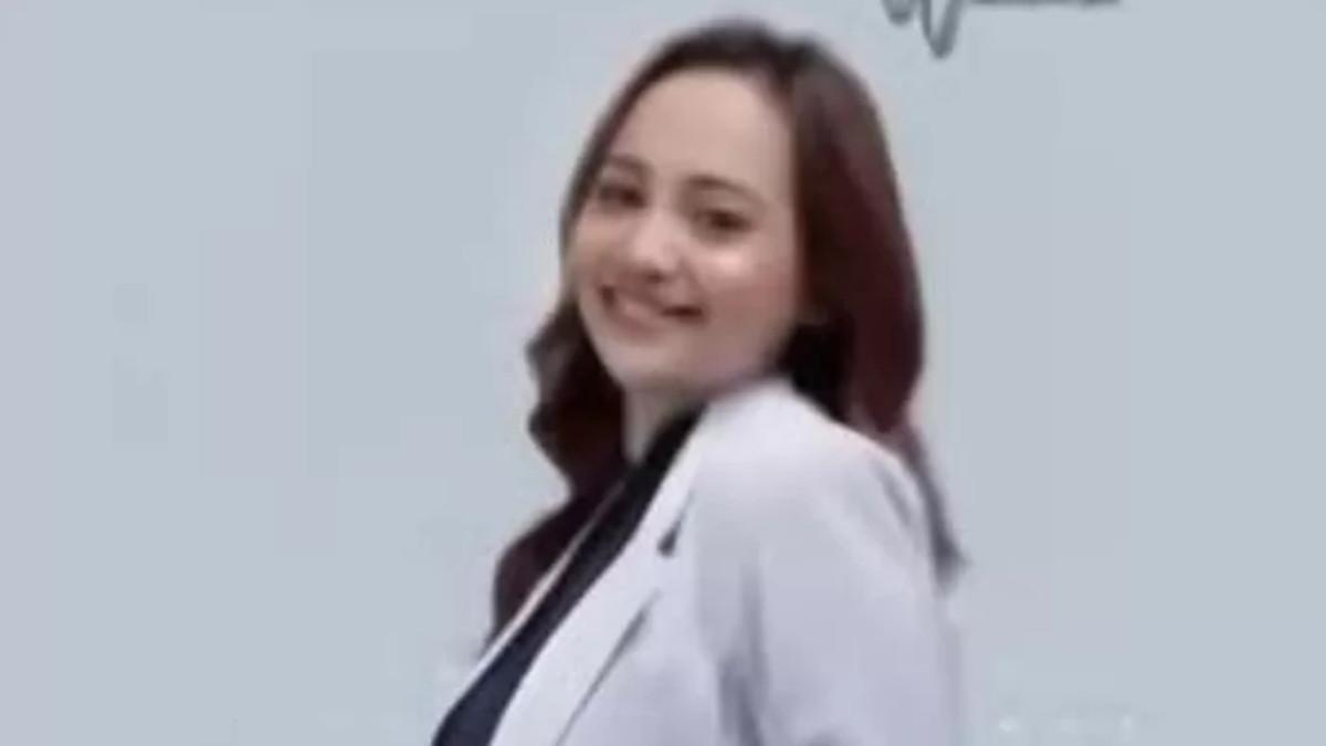 SOSOK VIRAL - Sosok Sarah Wanda Nainggolan calon dokter yang diduga jadi pelakor. Foto Sarah terpampang jelas di karangan bunga depan kampusnya.