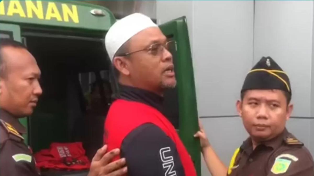 KASUS VIRAL - Sosok napi yang terlihat pergi ke Coffee Shop.