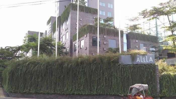 Tampak depan Hotel Alila Solo, Selasa (21/6/2016) pagi.