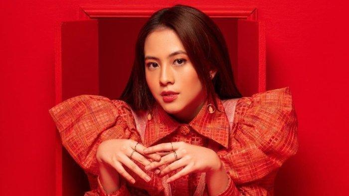 Adhisty Zara