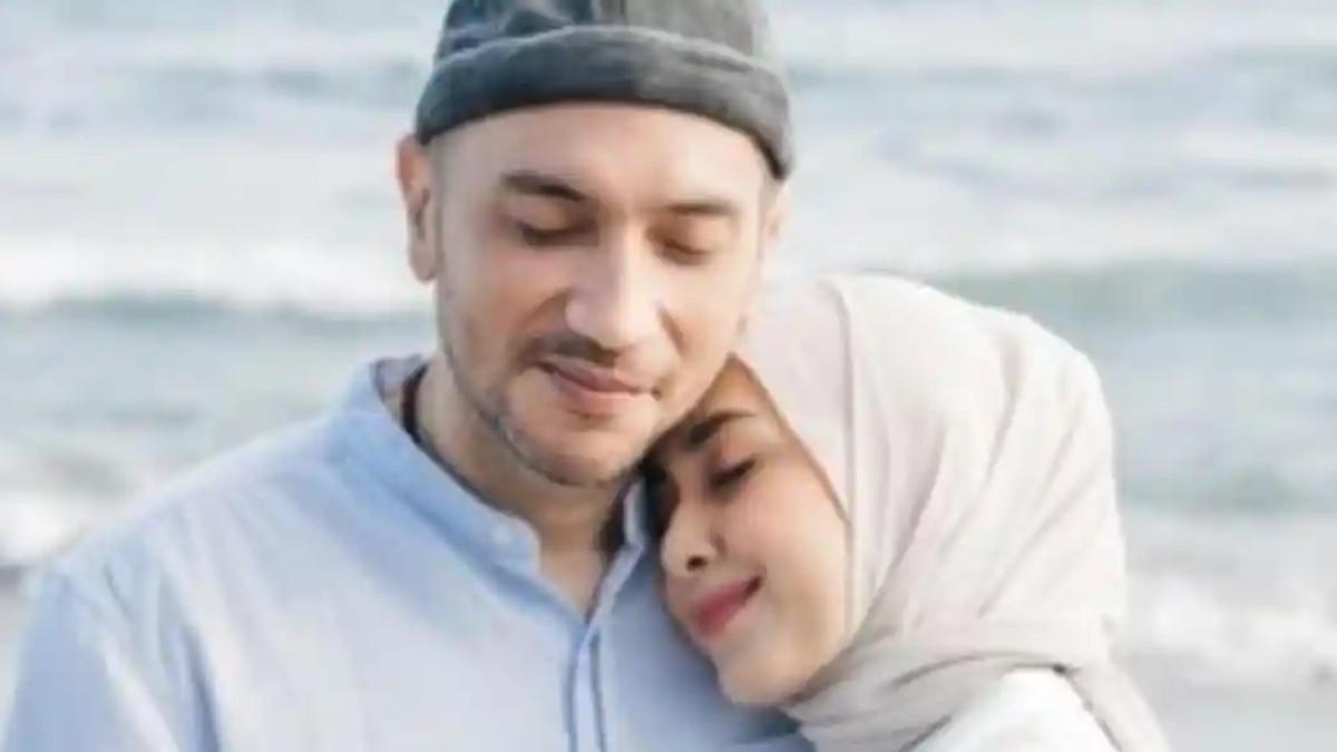 UCAPAN TERAKGHIR GARY - Aktor Gary Iskak bersama sang istri Richa Novisha. Sebelum meninggal dunia, Gary Iskak sempat tanyakan ini ke sang istri di acara TV, ucapannya jadi sorotan.