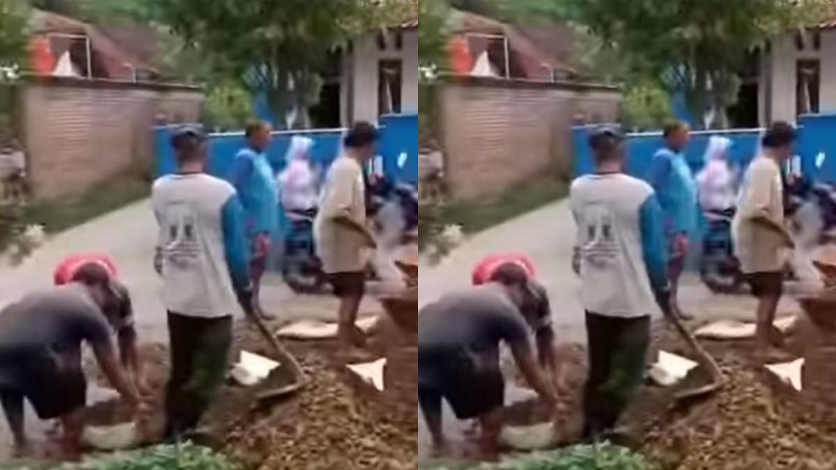 WARGA COR JALAN - Semangat gotong royong warga Dukuh Sibango, bahu-membahu memperbaiki jalan rusak di lingkungan mereka.