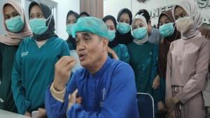 Anti-Puspitasari-perempuan-muda-asal-Palembang-ditemukan-tewas-mengenaskan-di-sebuah-kamar-hotel.jpg