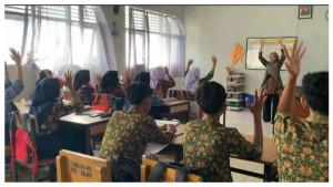 Bahasa-Inggris-kelas-8-halaman-144.jpg