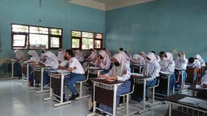 Bahasa-Inggris-kelas-8-halaman-168.jpg