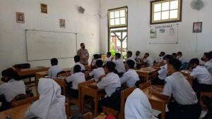 Bahasa-Inggris-kelas-8-halaman-184.jpg