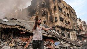 Bangunan-terbakar-setelah-dibombardir-Israel-di-Kota-Gaza-pada-Rabu-11102023.jpg