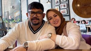 Bedu-terakhir-kali-mengunggah-foto-bersama-istrinya-Anggie-di-momen-Lebaran.jpg