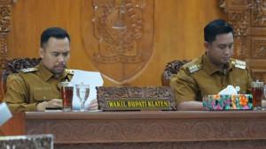 Bupati-Klaten-Hamenang-Wajar-Ismoyo-dan-Benny-cek-RAPBD.jpg