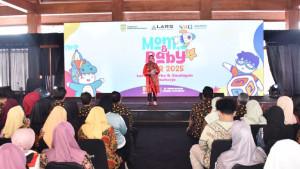Bupati-Sukoharjo-Etik-Suryani-di-Mom-and-Baby-Fair-2025.jpg