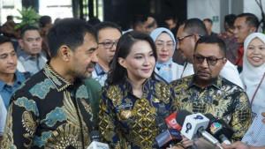 Gubernur-Aceh-Muzakir-Manaf-didampingi-Gubernur-Maluku-Sherly-Tjoanda.jpg