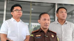 Kepala-Kejaksaan-Negeri-Jakarta-Barat-Kajari-Jakbar-Hendri-Antoro-tengah.jpg
