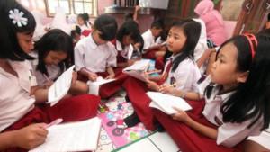 Kunci-Jawaban-IPAS-Kelas-4-Halaman-77-Bagaimana-Magnet-Bisa-Menghasilkan-Gaya-Tarik-menarik.jpg