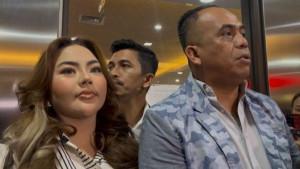 Lisa-Mariana-dan-kuasa-hukumnya-Jhon-Boy-dan-Bertua.jpg