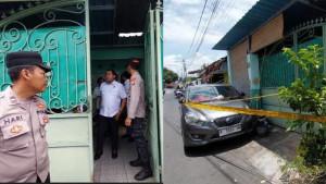 Olah-TKP-di-rumah-pasutri-lokasi-pembuhuhan-d.jpg