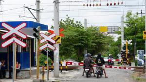 Peresmian-Palang-pintu-perlintasan-sebidang-kereta-api-Mbah-Ruwet-Klaten.jpg