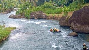 Sendang-Dalem-River-Tubing-tertelak-di-Kebumen-Jawa-Tengah.jpg