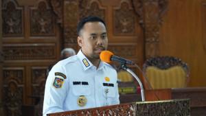 Wakil-Bupati-Klaten-Benny-Indra-Ardhianto-pandangan-umum-raperda.jpg