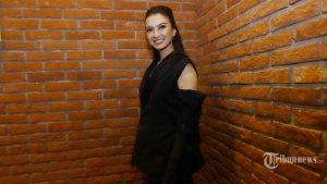 aktris-raline-shah-berpose-untuk-difoto-saat-dijumpai-di-jakarta.jpg