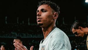 dean-james-saat-membela-timnas-indonesia.jpg