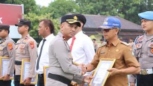 penghargaan-kepada-Kepala-Desa-Babadan-Sugeng.jpg
