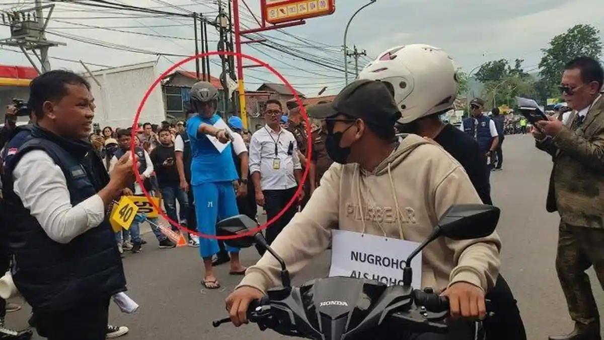 Adegan-Aipda-Robig-Zaenudin-38-menembak-tiga-pelajar-SMKN-4-Semarang.jpg