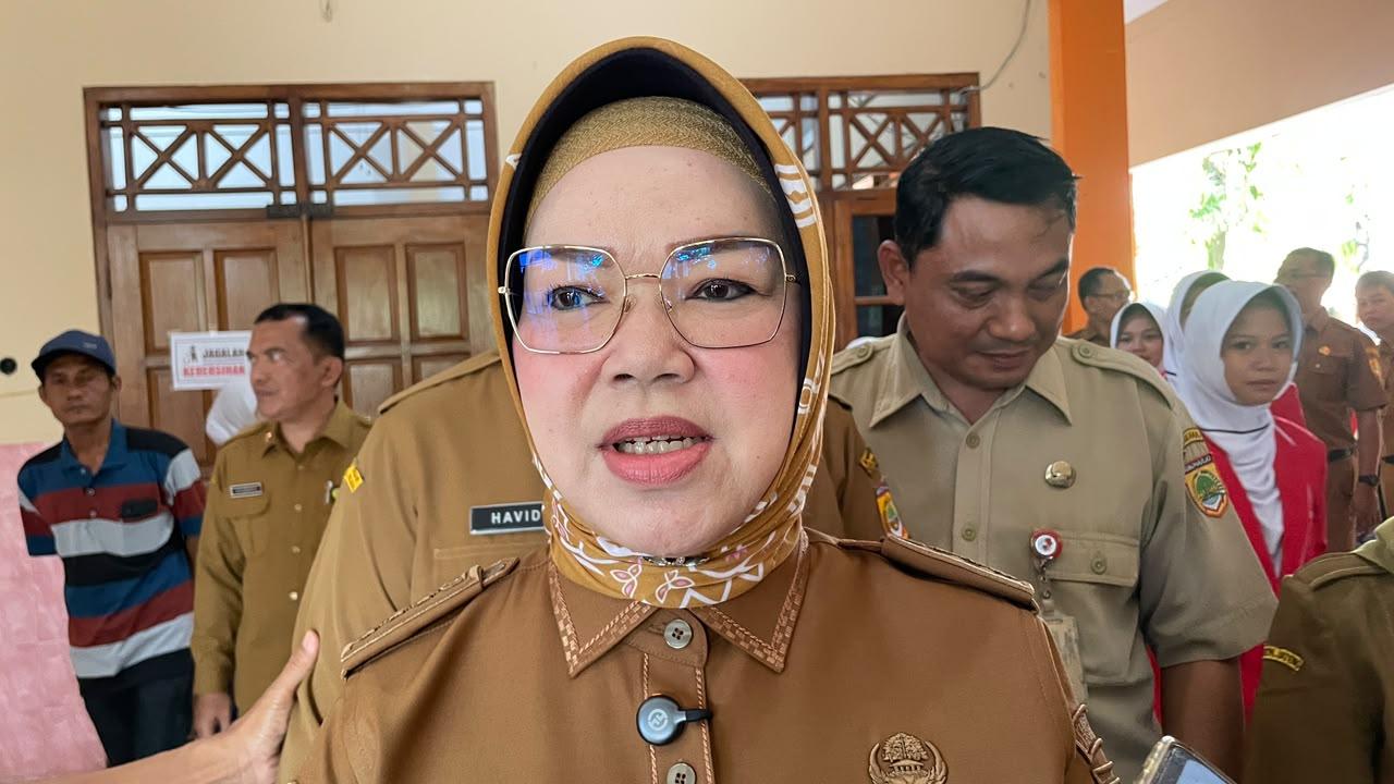 Bupati-Sukoharjo-Etik-Suryani-saat-ditemui-TribunSolocom-Senin-862026.jpg