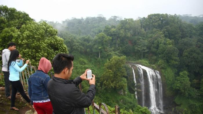 Curug-Sewu-berlokasi-di-Kabupaten-Kendal-Jawa-Tengah.jpg