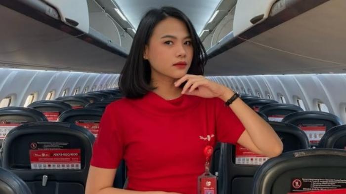 Florencia-Lolita-Wibisono-pramugari-pesawat-ATR-42-500.jpg