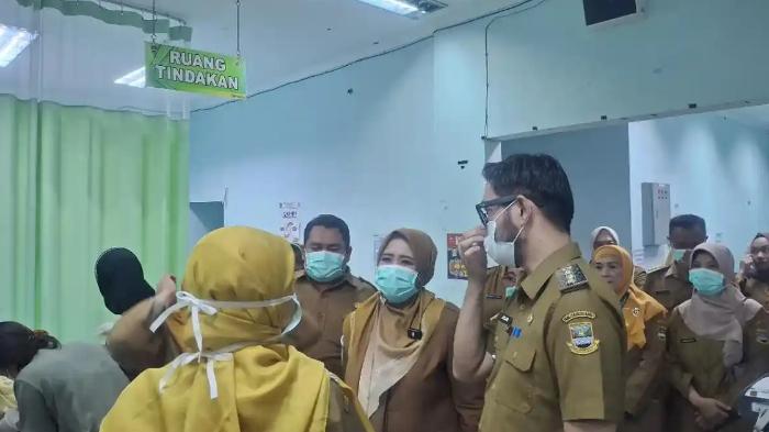 Jeje-Ritchie-Ismail-melakukan-inspeksi-mendadak-ke-RSUD-Cililin.jpg