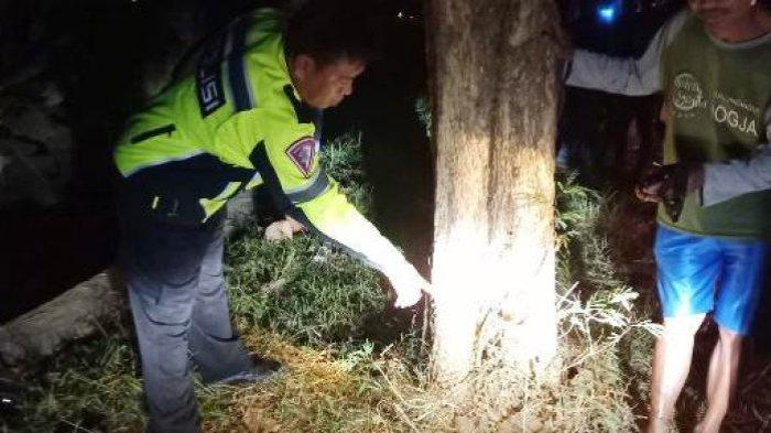 INNALILLAHI! Kecelakaan Maut Motor Tabrak Pohon di Karanganyar, Terjungkal ke Sungai, 2 Orang Tewas