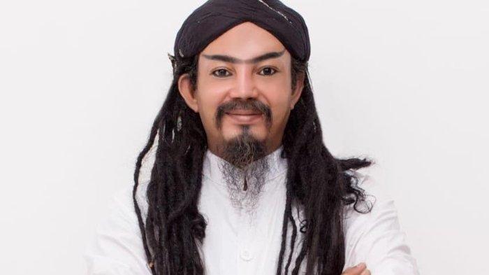 Kisah Limbad Dikira Dajjal saat Umroh di Mekkah Karena Rambut & Gigi Taringnya, Imigrasi Arab Curiga