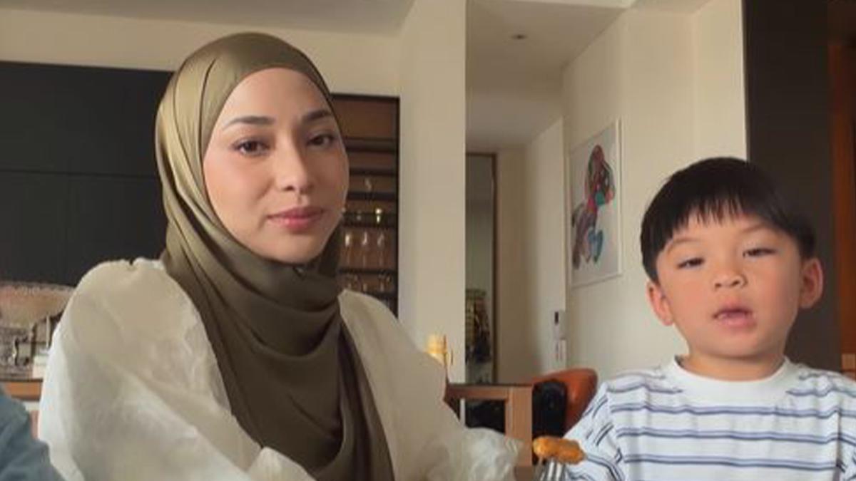 Nikita-Willy-berhijab-karena-anaknya-Issa-Xander.jpg