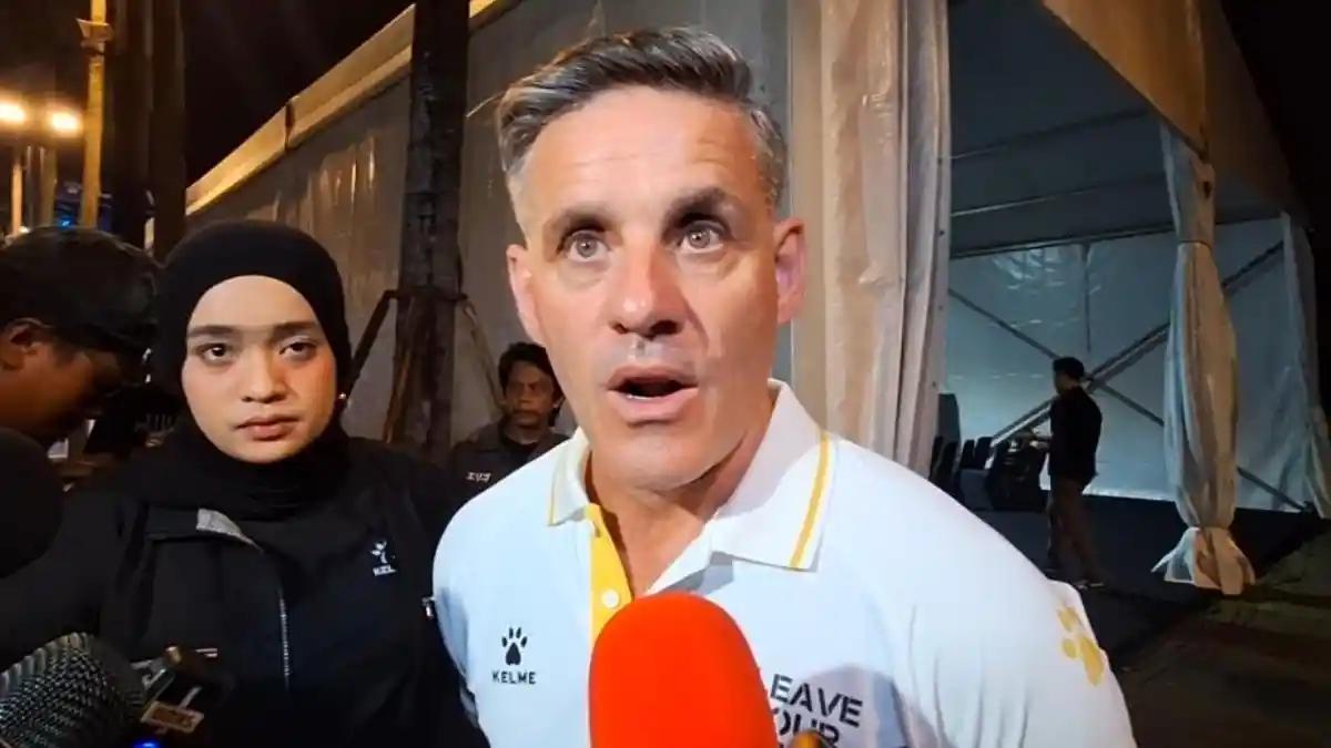 Pelatih-Timnas-Indonesia-John-Herdman-hadir-di-peluncuran-jersey-terbaru.jpg